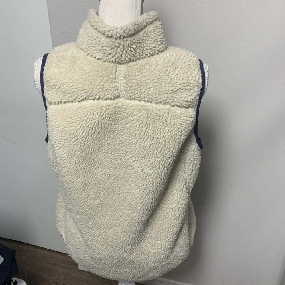 LL Bean fuzzy vest - Picture 5 of 8